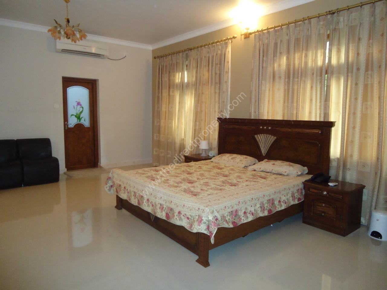 Puzhakal 5bhk 50 cent 10.5 cr 17