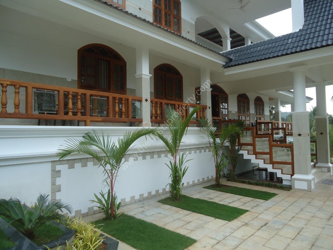 Puzhakal 5bhk 50 cent 10.5 cr 3