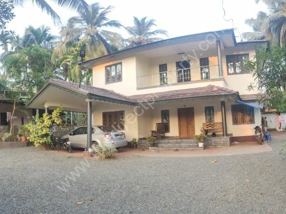 House for sale near Manjeri