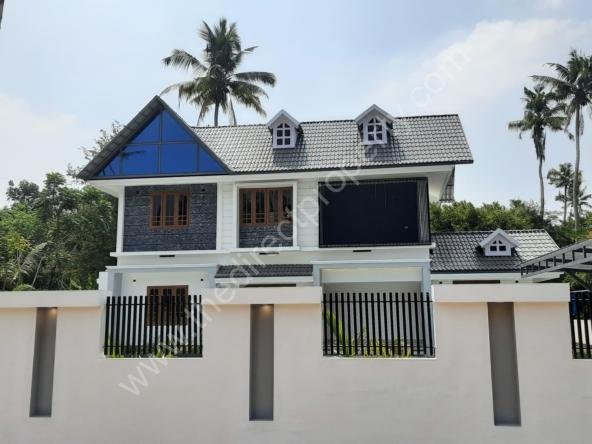 Posh Luxury House for Sale Near Chalakudy