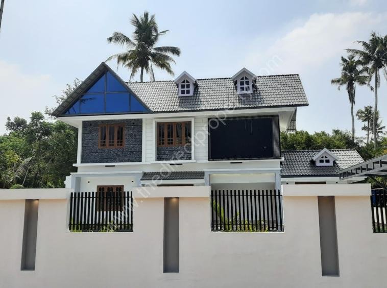 Posh Luxury House for Sale Near Chalakudy