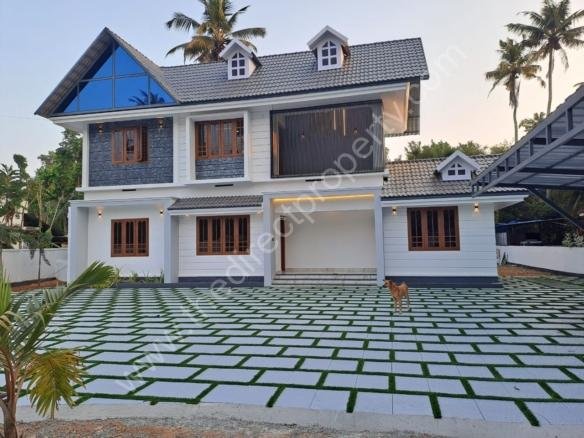 House for Sale in Chalakudy Thrissur