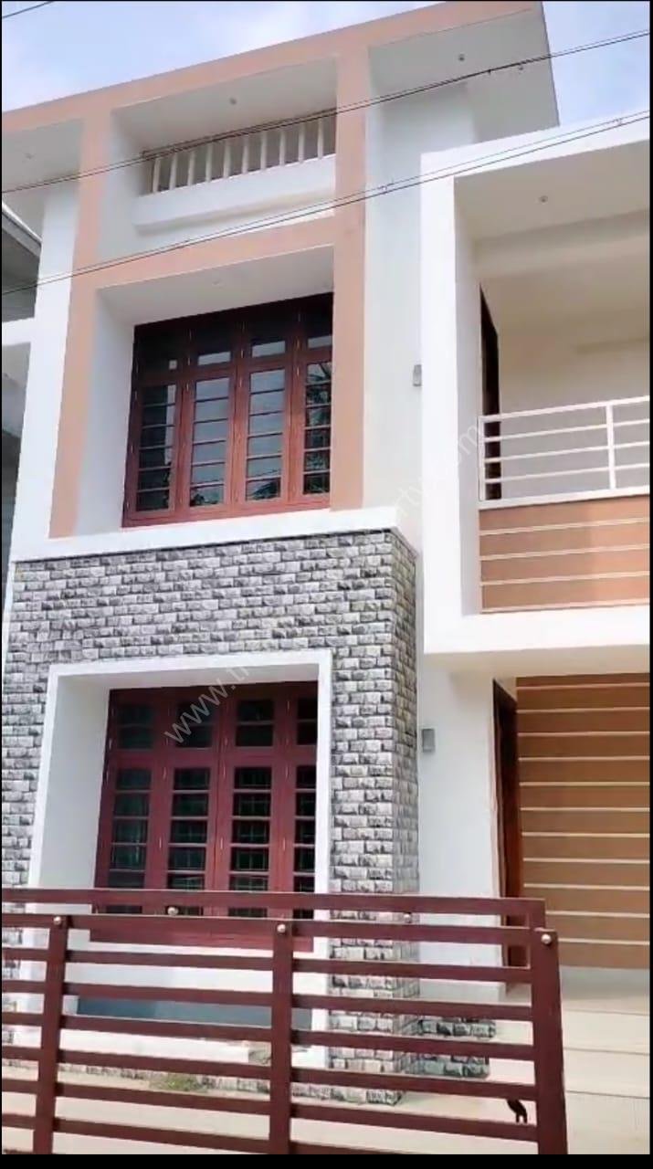 1 House for sale in Kuttoor Thrissur