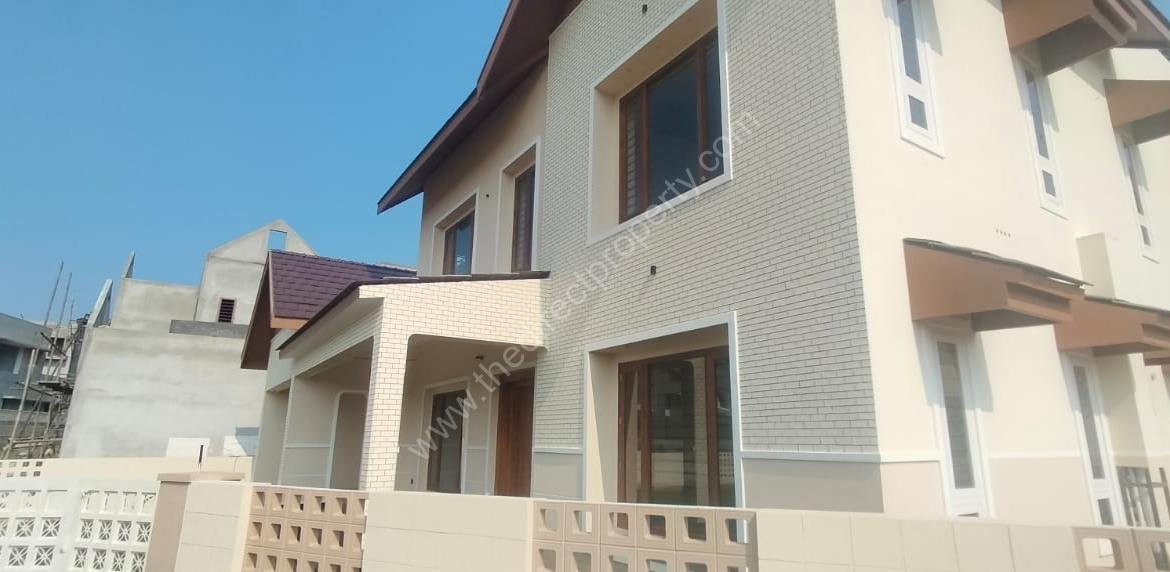 House for sale in Kuttoor Thrissur