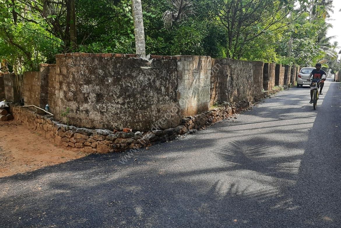 Urgent House Plot for Sale in Chalakudy Chowka