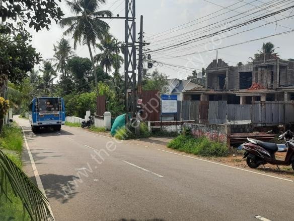 House plot for Sale in Chalakudy Elinjipra
