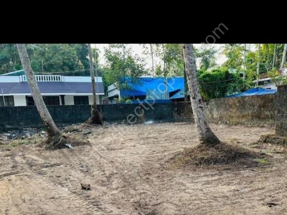 Land for sale in Arookutty