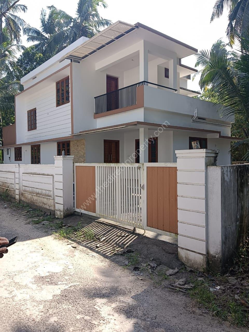 AA House for sale in Guruvayur