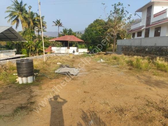 Land for sale in Thrissur