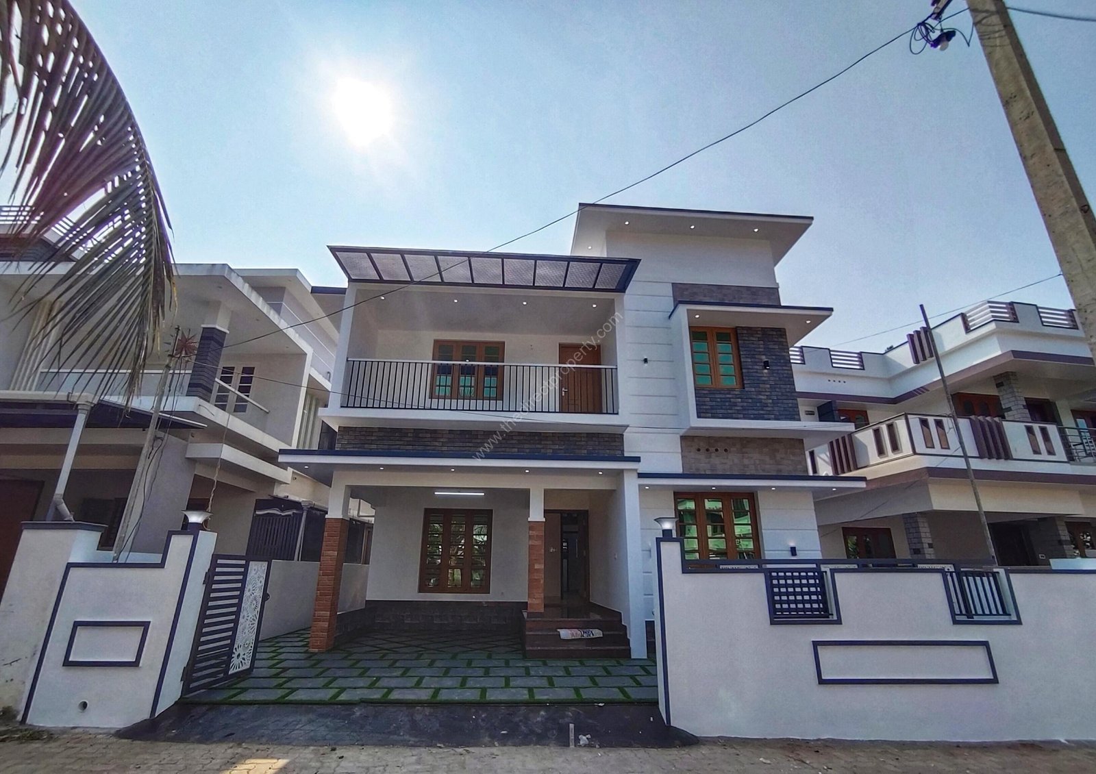 1000160057-01 House for sale in Aluva