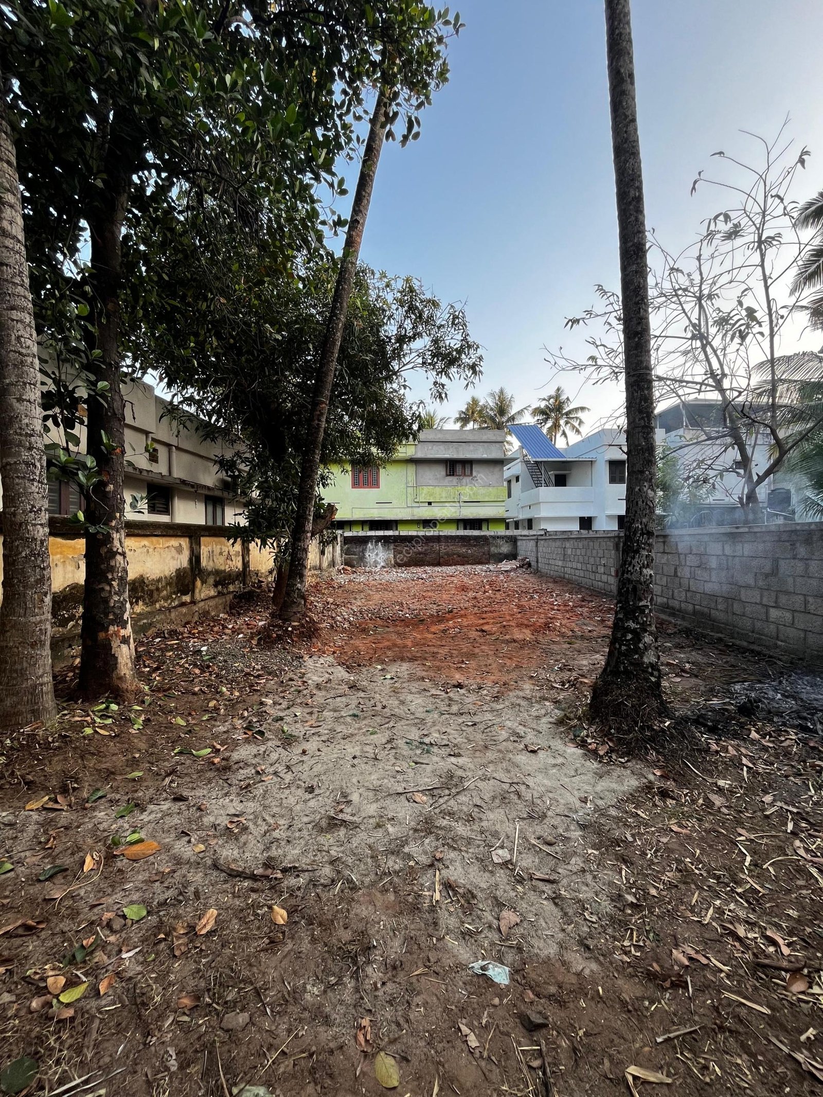 Plot for sale in manacaud