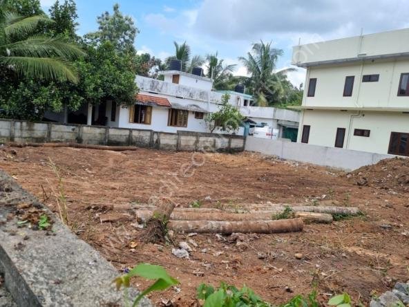 plot for sale in Thiruvathukkal