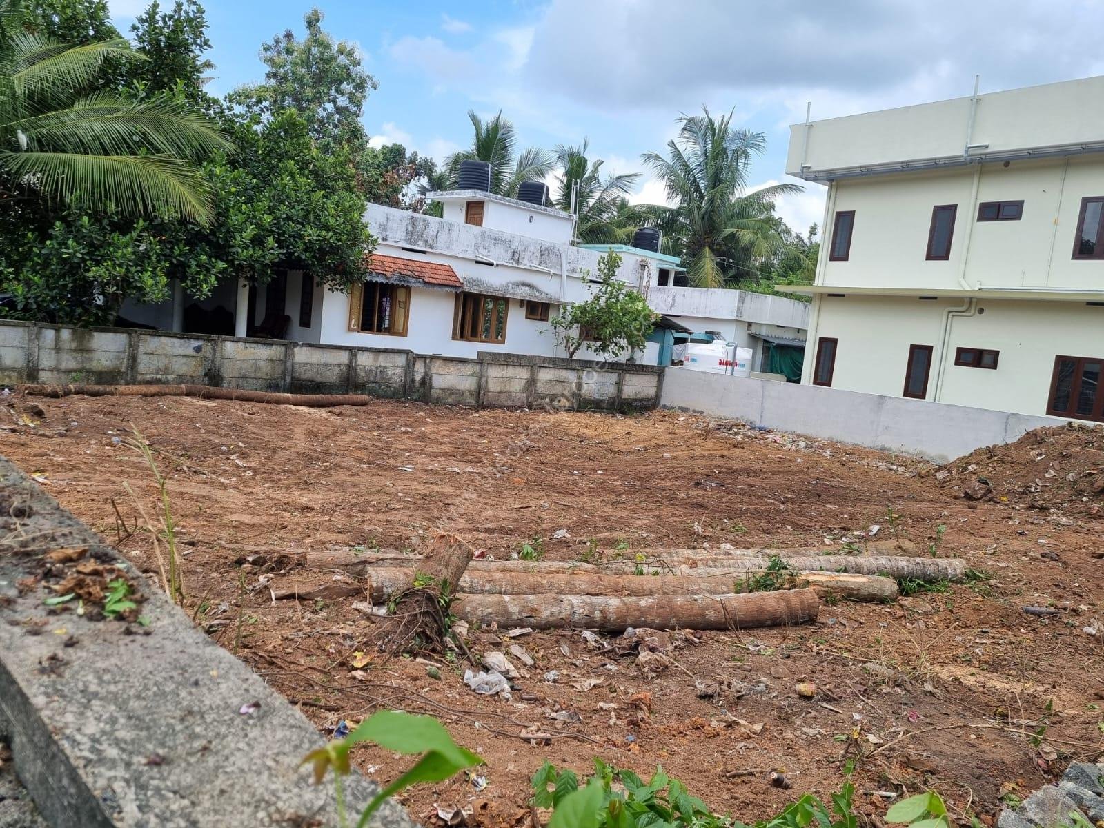 plot for sale in Thiruvathukkal