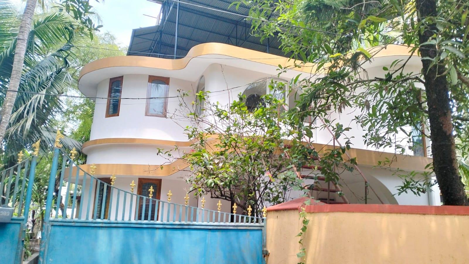 1000075322 House for sale in Mankave Kozhikode