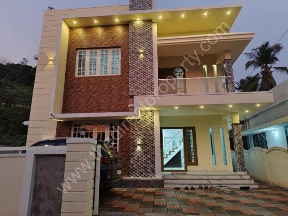 House for sale in Thiroor Thrissur