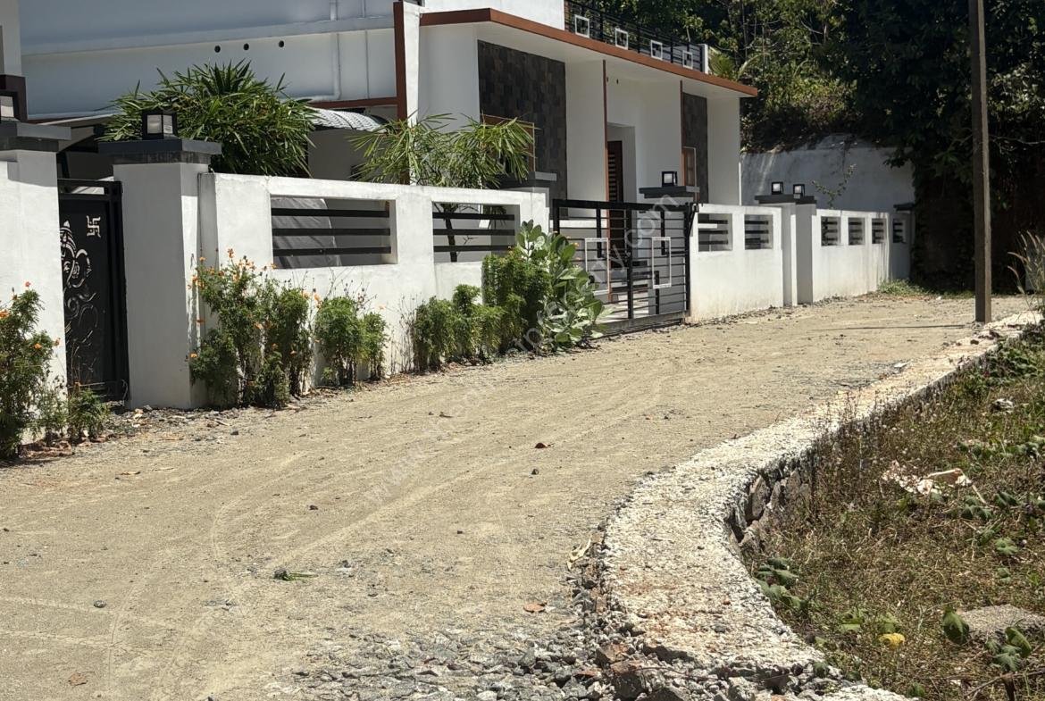 Land for sale in Ernakulam Udayamperoor