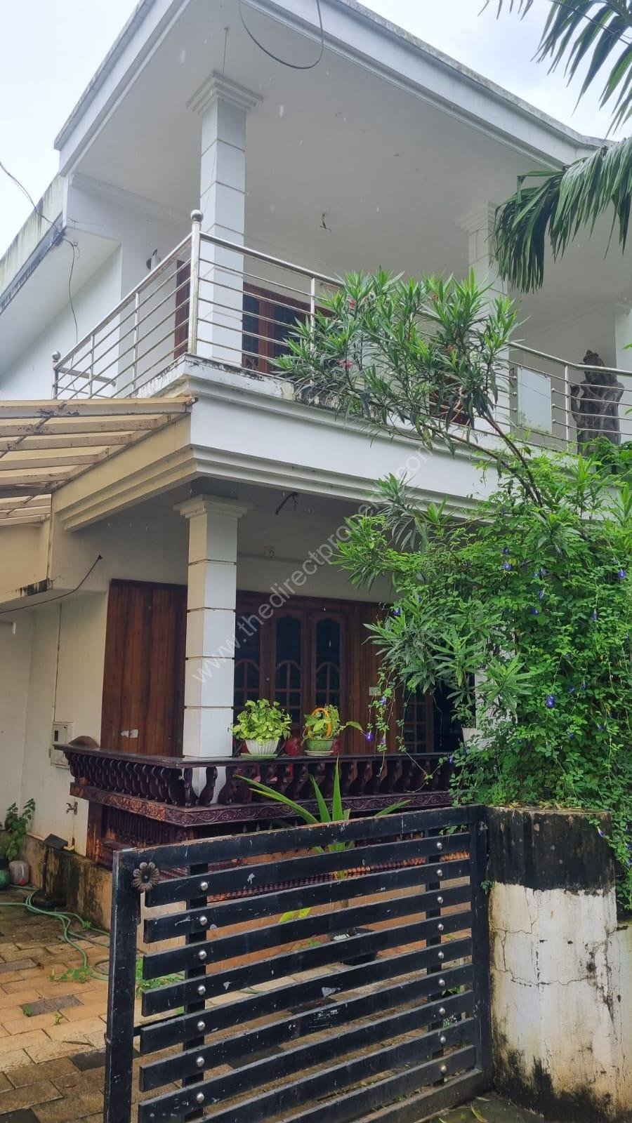 Urgent Sale House at Ollur Thrissur