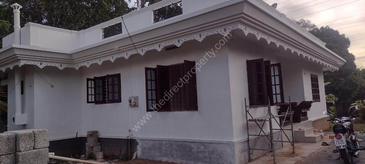 House for sale in Kalparambu Vellangallur