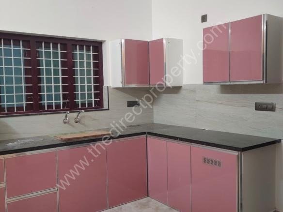 House for sale in Koratty