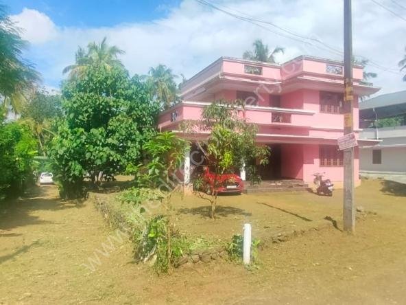 Land/House for sale in Kuttoor
