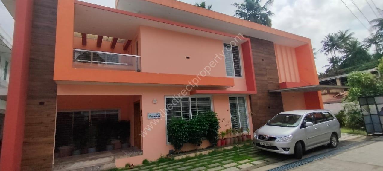 1.1 furnished House for sale in Chittilappilly