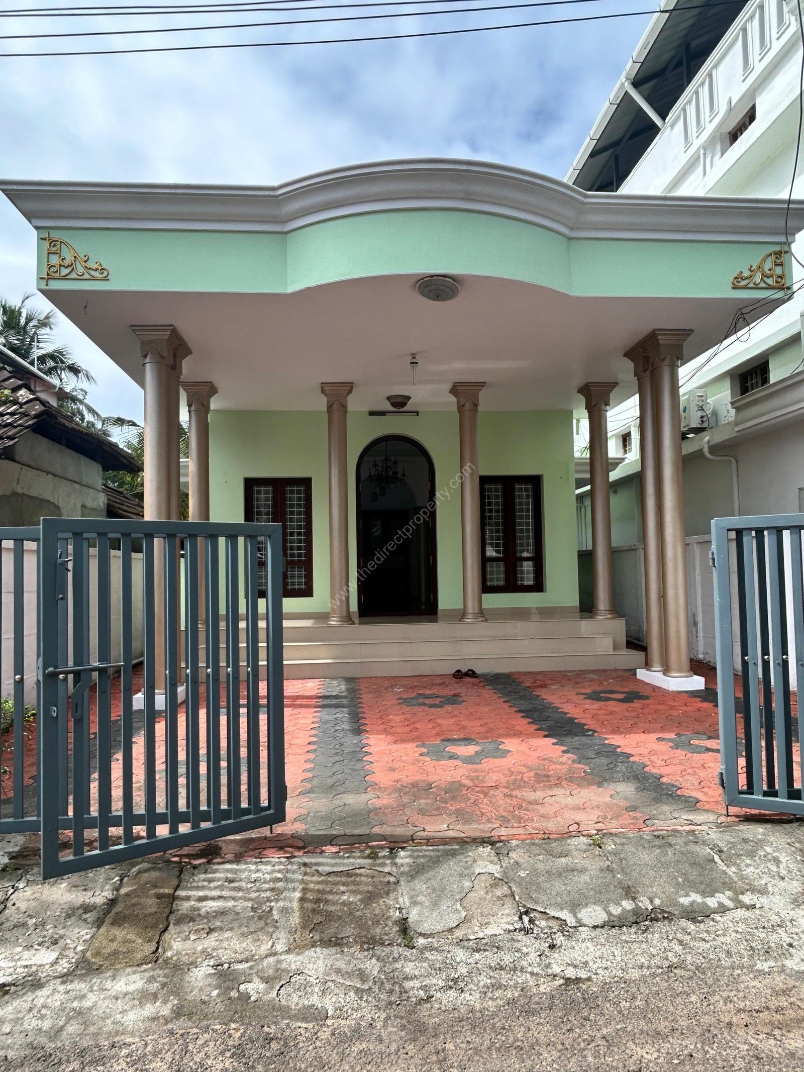 House Immediate Sale in Kuriachira