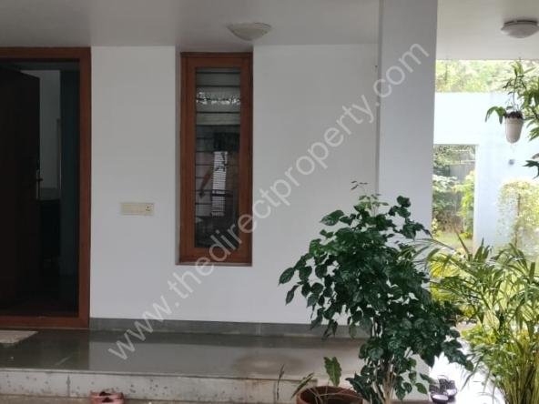 House for sale in Koorkenchery