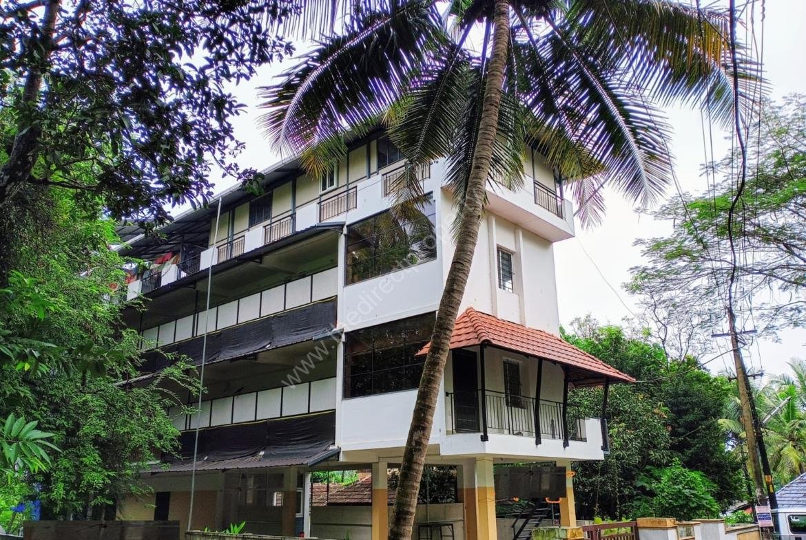 Building/Hostel for Sale in Cheroor Thrissur