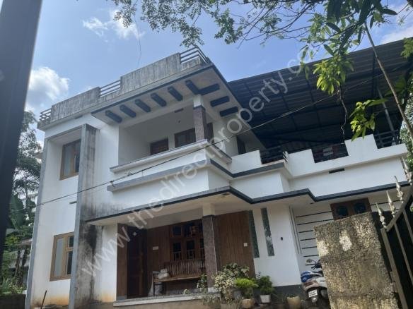House sale near Koppam Palakkad