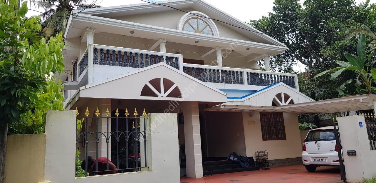 3 House for sale in Avenue road Thrissur