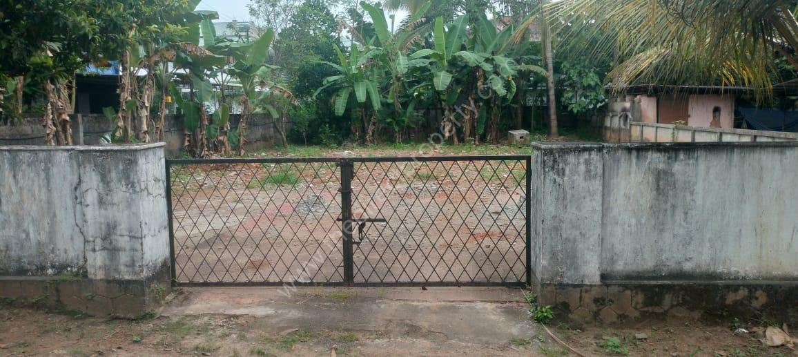 Land for sale in Kuttoor Thrissur