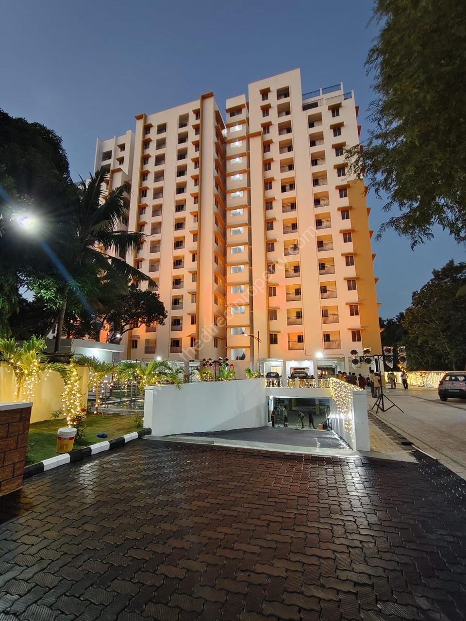 Affordable Confident Crown Apartments