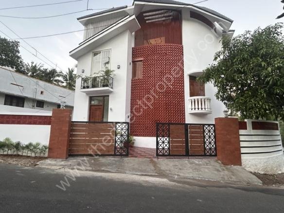 Posh House for sale in Mannanthala