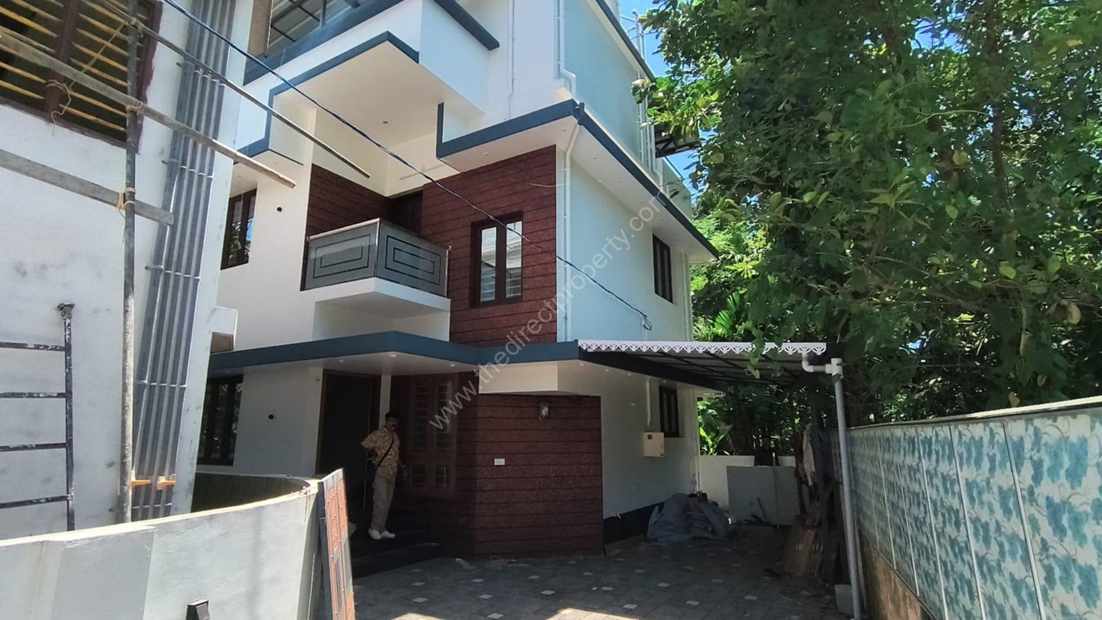 House for sale in Thripunithura