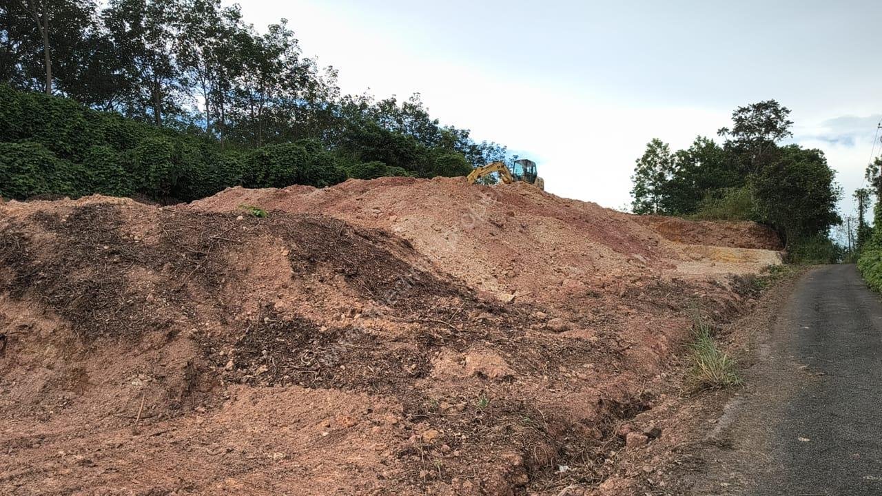 Land for sale in Arakunnam