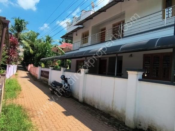 House for sale in Chottanikkara