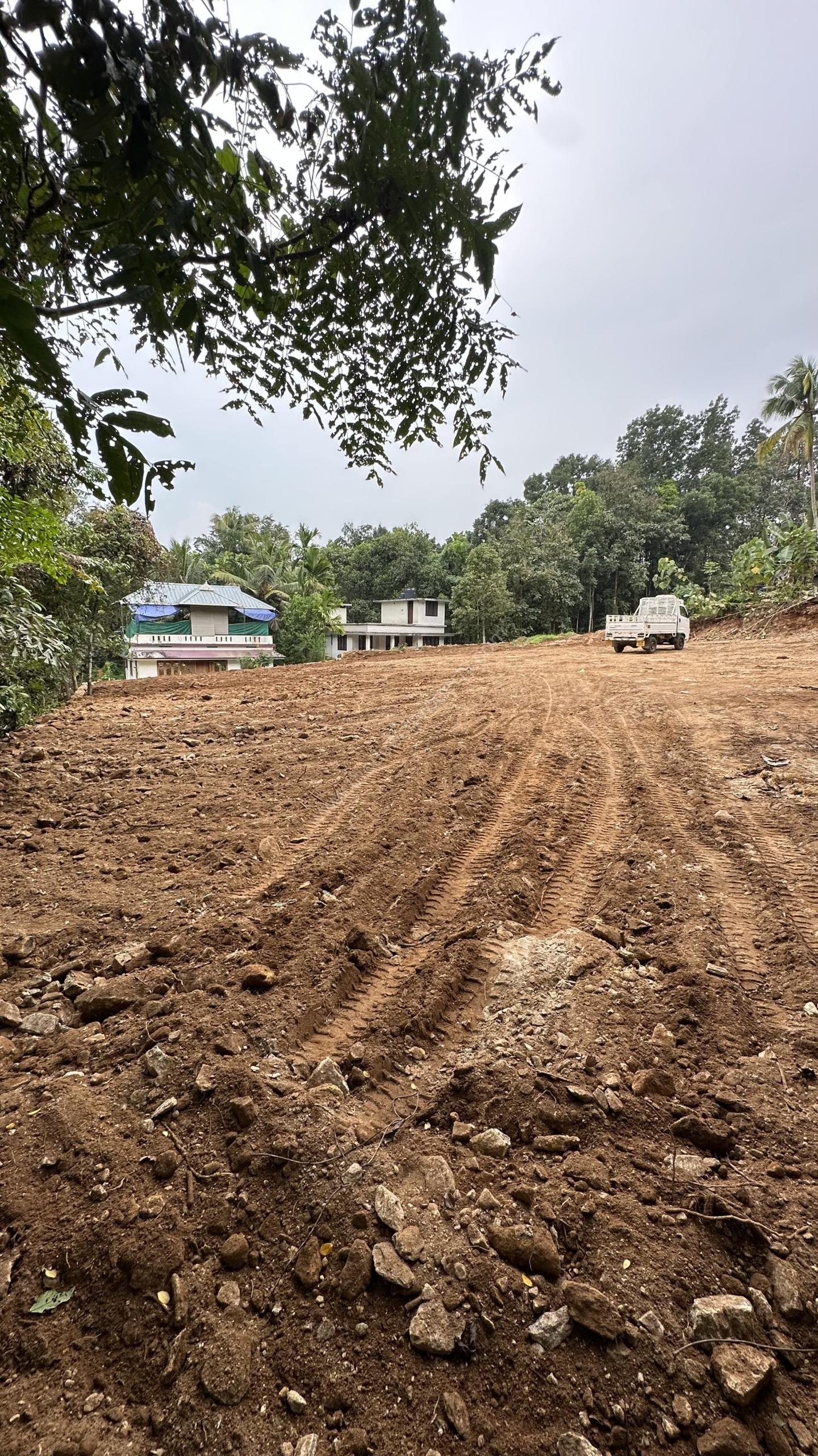 Plots for sale in Akanad near Kodanad Perumbavoor