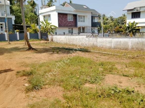 Plot for Sale in Irinjalakuda