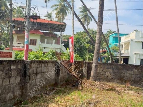 Land for sale near Kerala varma college Kanattukara