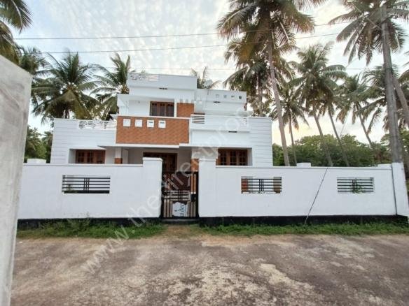 Lake side house for rent in Brahamakulam Guruvayur