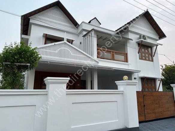 Fully furnished House for sale In Viyyur Padukkad