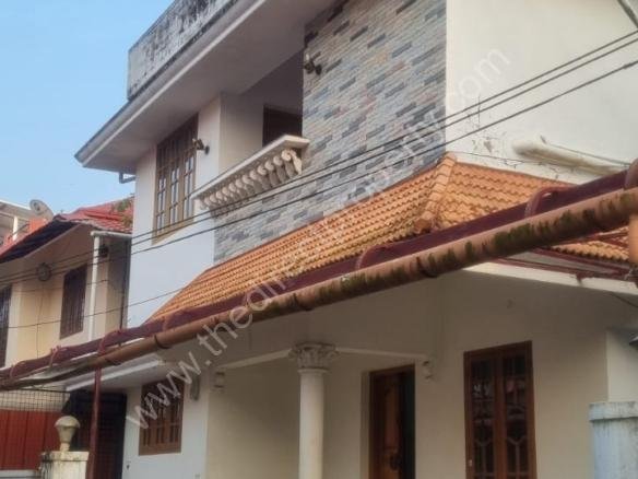 House for sale in Thrippunithura