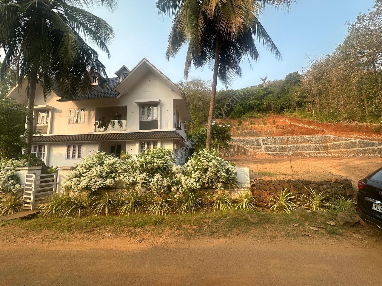 5 house for sale in Athani