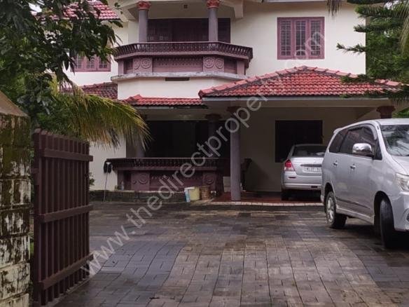 Villa for urgent sale in Mankada