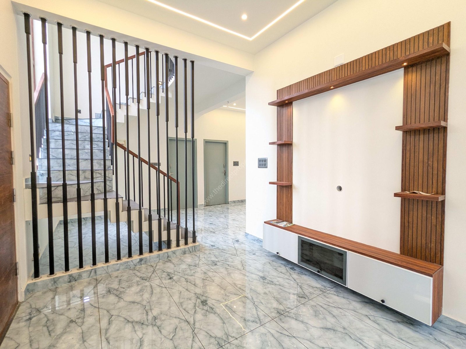 6f272a0f-e34a-4333-abf1-d9b2d5c35851-6