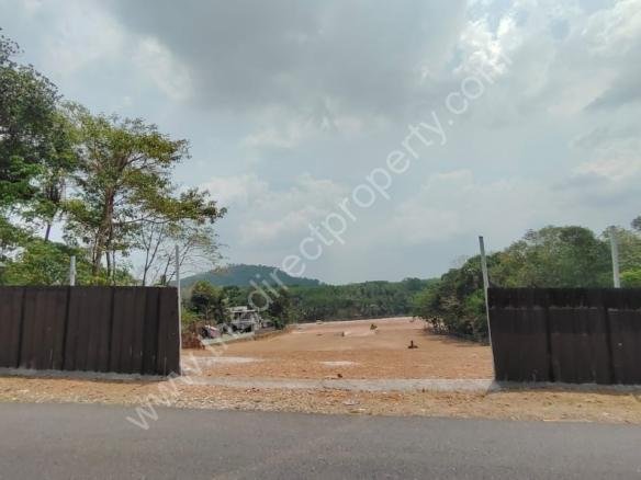 Commercial plot for sale in Chadayamangalam