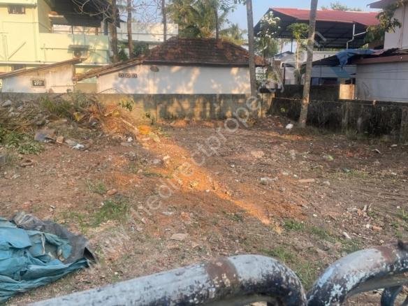 Land for sale in Kadappakada Town