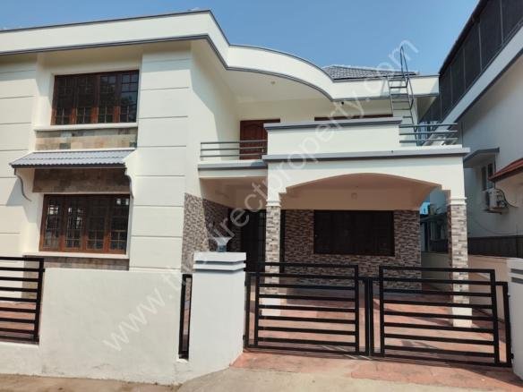 Villa for sale in Vazhakkala