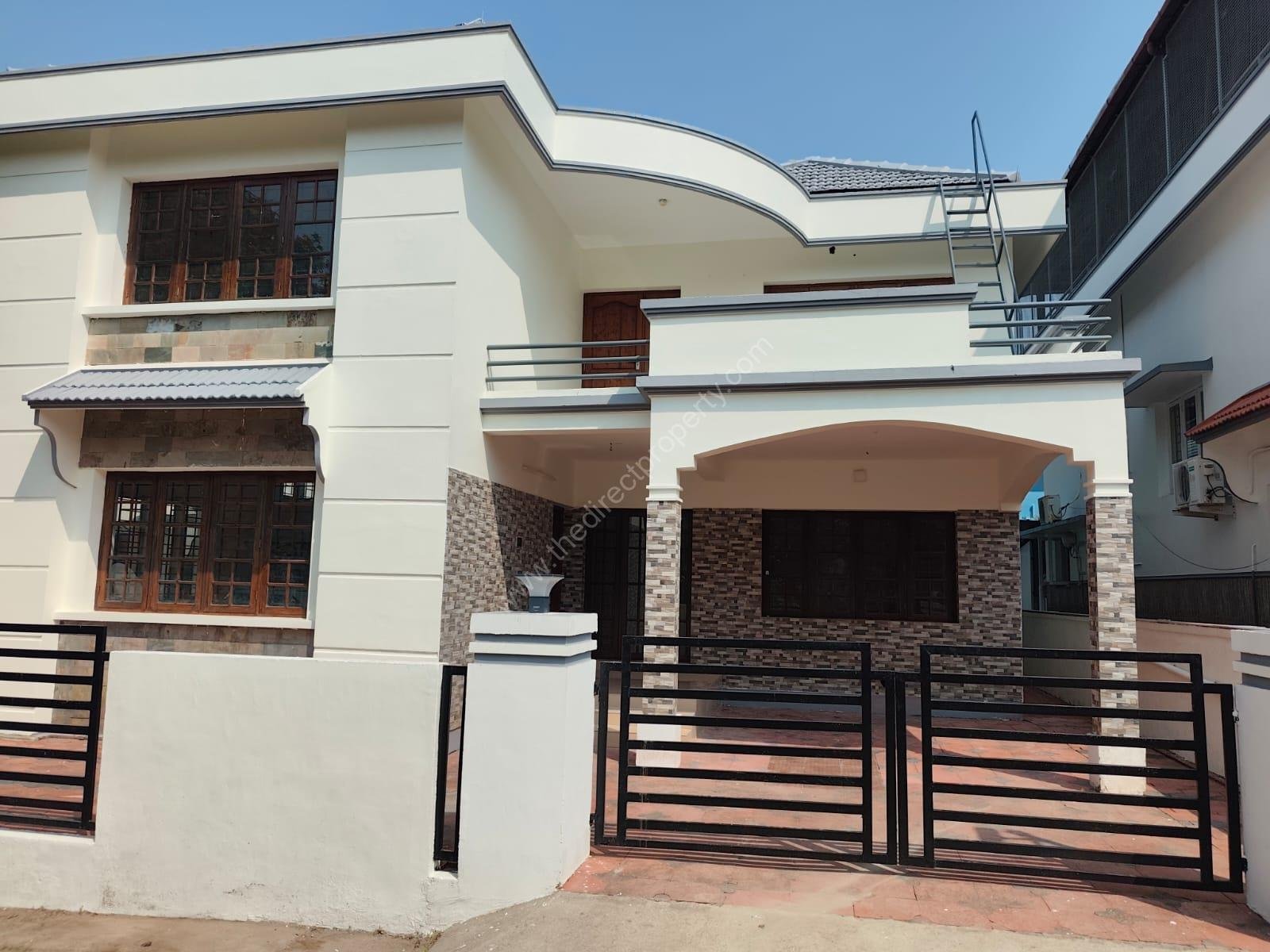 Villa for sale in Vazhakkala