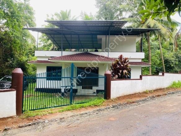 House for sale in Kuppayakkodu